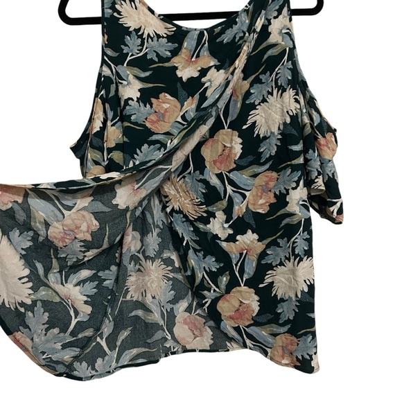 DAYTRIP Floral Flutter Sleeve Cold Shoulder Tulip Back Top L - Picture 9 of 15